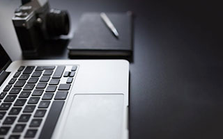 九游电竞中心-长传长射：场上那些令人震惊的远距离奇迹，长传集锦